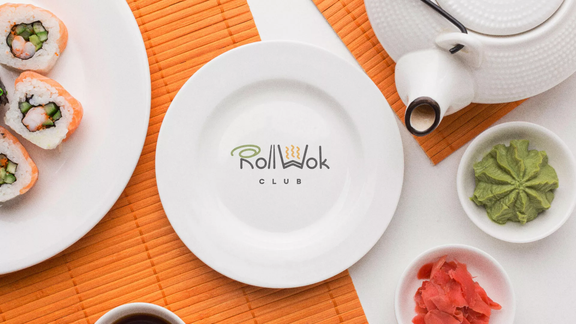 Разработка логотипа и фирменного стиля суши-бара «Roll Wok Club» в Снежногорске
